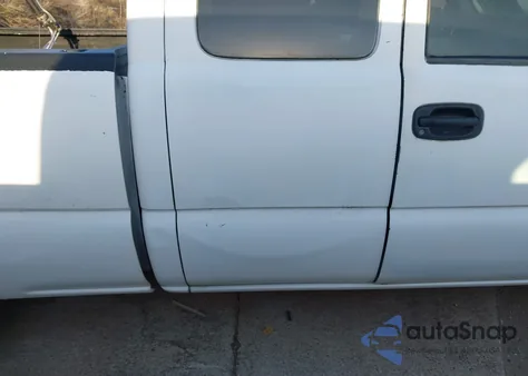 2001 Chevrolet Silverado 1500 из США, поврежденный, VIN 2GCEC19T711402829